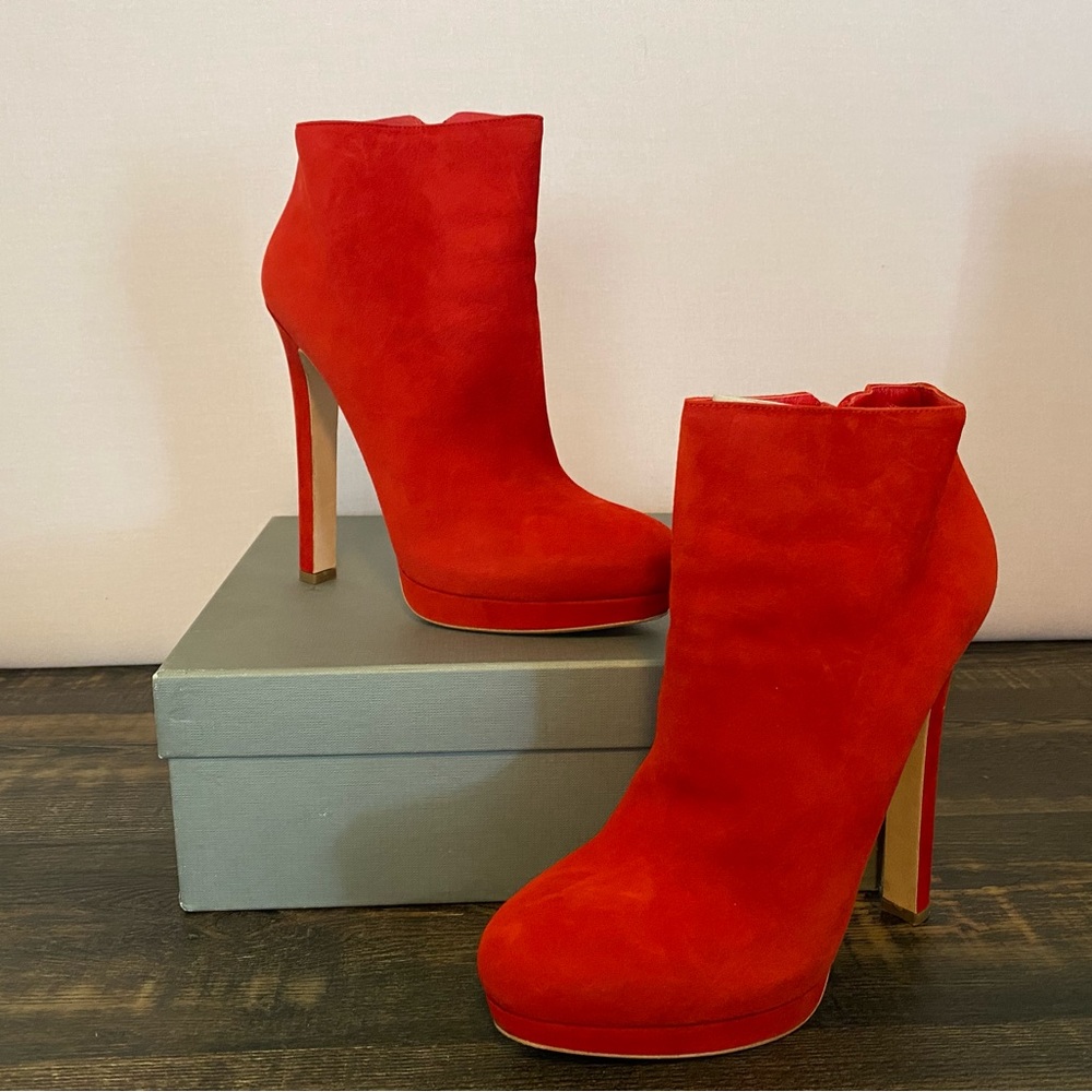 Alexander McQueen red suede Robin boots, size 40